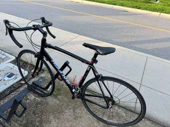 Road bike (Raleigh Revenio 2.0) + lock, helmet, lights 1