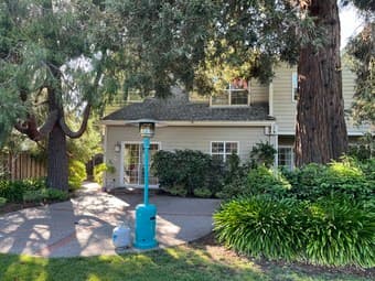 Large furnished room in 5-bedroom house - Palo Alto 2