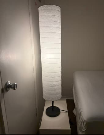 Lamp, desk+office chair, side tables 1