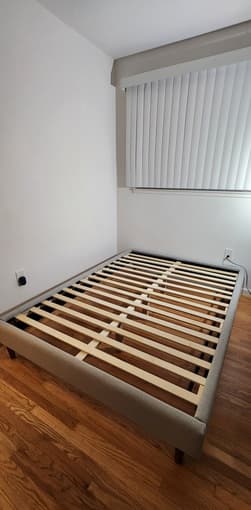 Silk&Snow bed frame (full) 1