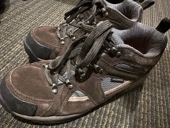 Waterproof hiking boots - Size 8 3