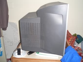 Philips 27" FLAT-SCREEN DIRECT-VIEW TV $60 2