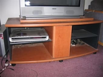 $400 - 32" Sony WEGA TV & Entertainment Stand 3