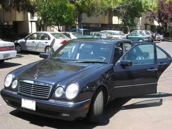 Mercedes Benz E320 1997 - Extremely Well Maintained Car. 2