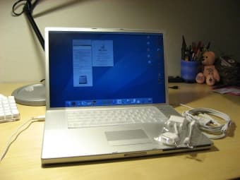 17" Powerbook G4 / 1.67 GHz / 512 MB DDR2 SDRAM / 120 GB HDD- $1200 3