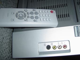 Samsung 27" Flat Tube TV - $150 2