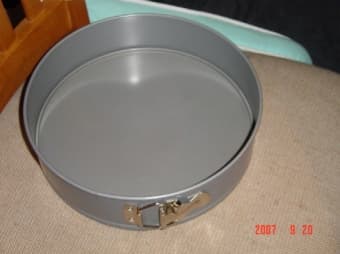 FS: Crystal Vase ($2) and cake pan (like new) $2 2