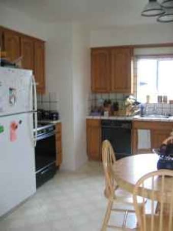 Room in HOUSE in San Mateo w Backyard, Basement, W/D, etc. $825 3