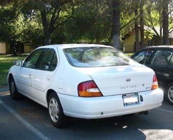 For Sale: 1998 Nissan Altima GXE Sedan 4D 1