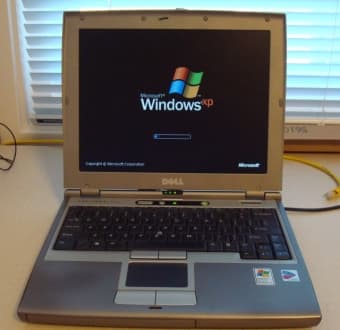 Laptop: Dell Latitude D400 1