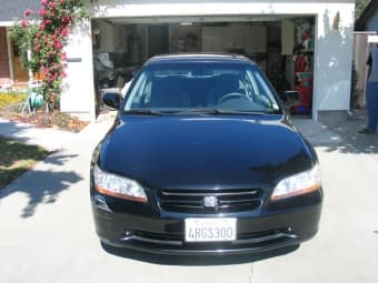 2000 Honda Accord @ 7100 .. urgent sale.. moving to east coast 2