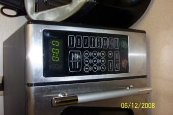 $25 - Retro Looking Stainless Steel Trim Microwave 2