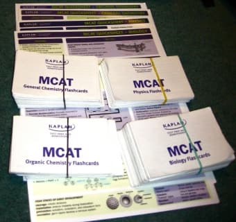 MCAT Kaplan Prep Course (5 books + 5 Cheat Sheets + 200 Flashcards) 2