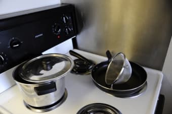 A set of moving in basic items for sale : 30$ or best offer 2