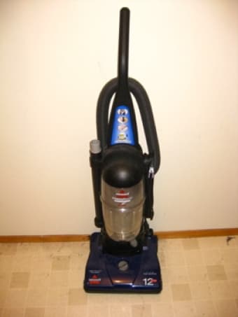 VACUUM (USED ONLY 2X) 1