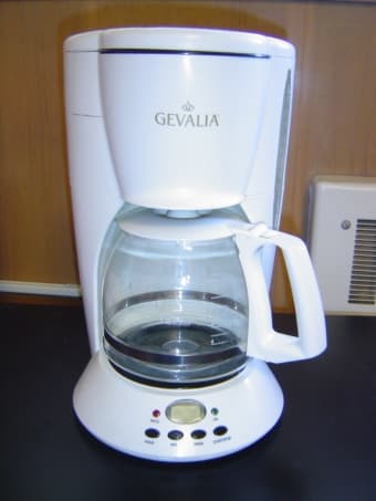 [FS] 12-cup coffee maker $8 1