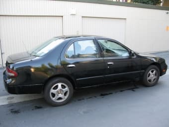 1997 Nissan Altima SE Sedan 4D - $2400 or best offer 2