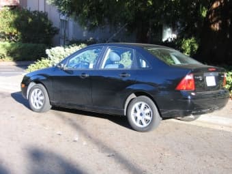 2005 Ford Focus *** very low mileage: 21,000 *** $10,500 OBO 1