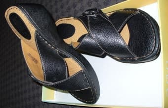 b.Q.c Black Leather Sandals size 8. 2