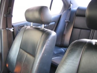 1995 Nissan Maxima GLE Sedan 4D 3