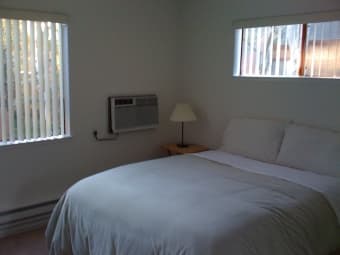 quiet 2BR in gated community, $825/mo + util 2