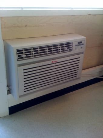 Amana, 12,000-BTU Room Air Conditioner - 250$ OBO 2