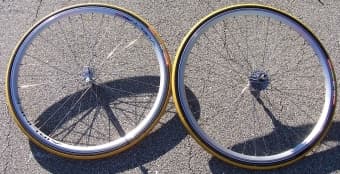 Vuelta Wheelset for Road or Hybrid Bike 1