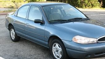 $2600-2000 Ford contour (moving sale) 2