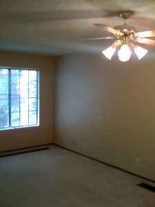2500-2 STORY TOWNHOUSE-HUFF Elem/Mt View High Sch-20min. to Stanford 1