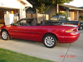 2006 Red Chrysler Convertible - 13,000 o.b.o 3
