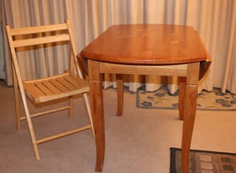 Round table for Sale with 4 chairs  $120 1