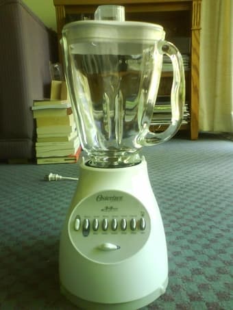 Vacuum cleaner, microwave, blender, floor lamp for sale - $20 each 2