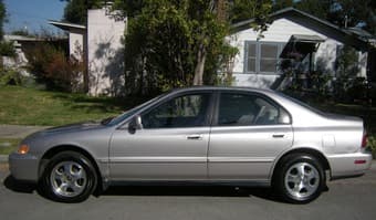 1997 Honda Accord Special Edition - in great shape!  $3,700 2