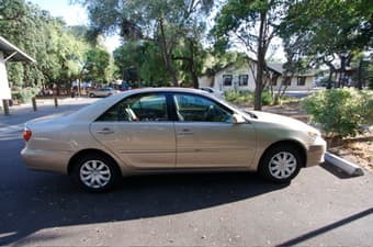 2005 Toyota Camry LE --- USD 14,900 2