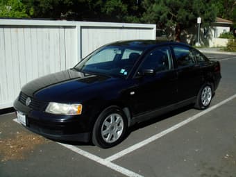 2000 VW Passat GLS 4 Fully Loaded - $4000 (on campus) 2