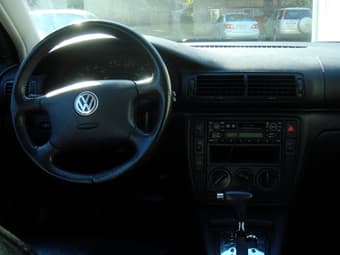 2000 VW Passat GLS 4 Fully Loaded - $4000 (on campus) 3