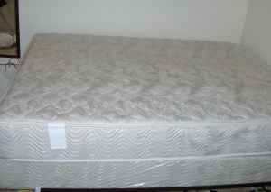 Queen size Simmons Beautyrest Mattress + boxspring + frame - $200/OBO 1