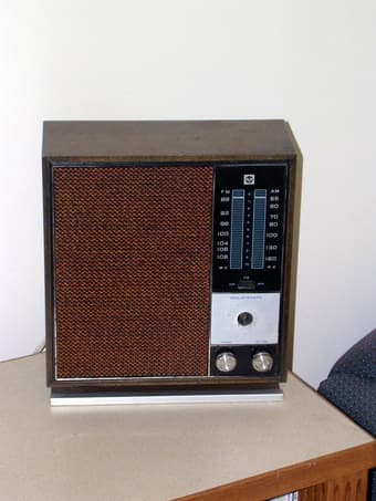 vintage beautiful radio - works perfectly!!! - $15 1