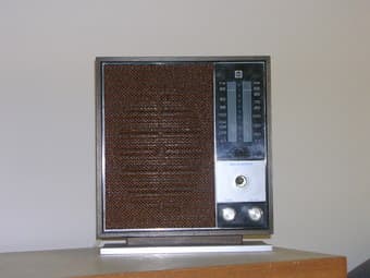 vintage beautiful radio - works perfectly!!! - $15 2