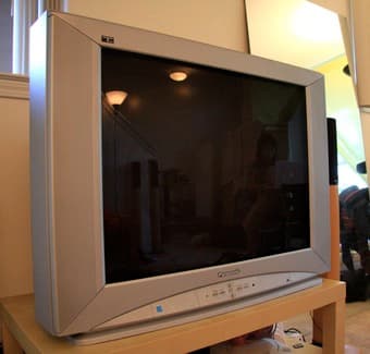 Panasonic 32" flat screen CRT tv - $100 obo 1