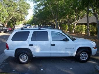 Dodge Durango SLT 2000 V8 - $4,300 1