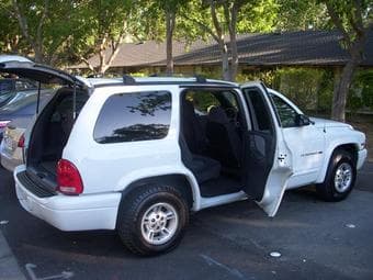 Dodge Durango SLT 2000 V8 - $4,300 2