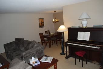 2 Bedrooms available in 3 Bedroom/2.5 Bathroom House in Mountain View 1