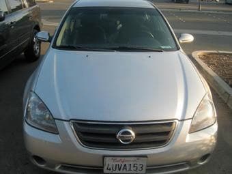 For Sale: Nissan Altima Silver 2002 2.5S -- $7500 (only 73862 miles) 1