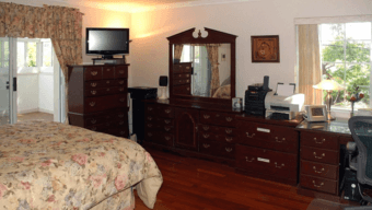 Huge Master Bedroom in Redwood City $1,100 1
