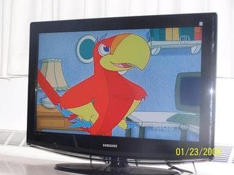 Samsung 32" LCD TV HDMI -- $350 (price reduced) 1