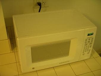 $ 35 Microwave Oven GE JES738WJ + toaster + small blender 3
