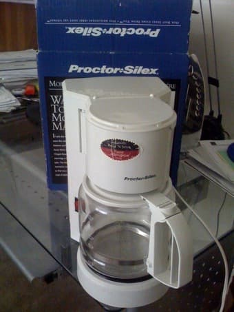 Moving Sale: Electronics, Kitchen stuff, office supplies and morePrice 3