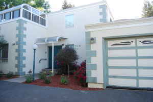 $1100 Huge Master Bedroom Menlo Park/Redwood City with 2 Stanford Stud 1