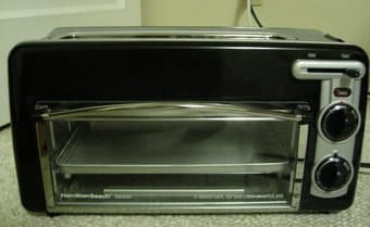 Toaster $10 (Very clean and good condition) 1